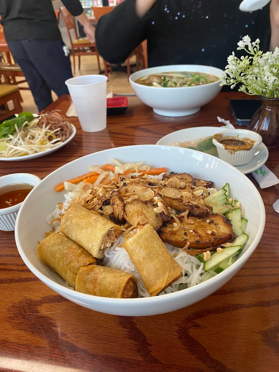 Fresh Spring Rolls (2pcs)