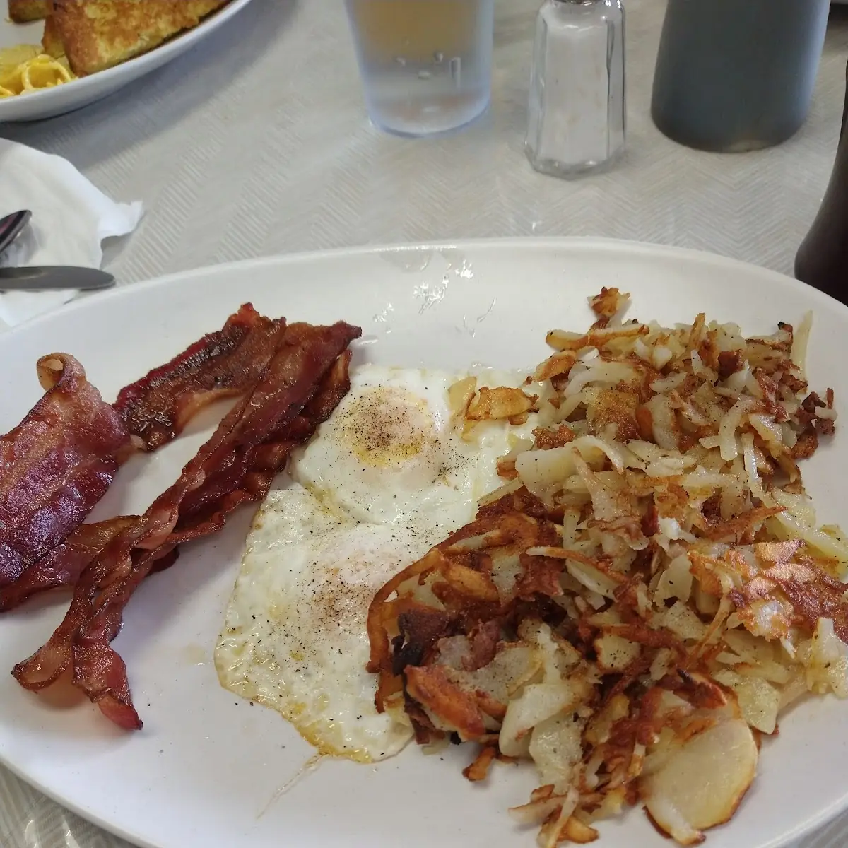 Bacon and Eggs with Hash Browns