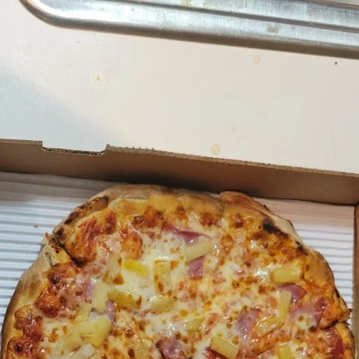 Hawaiian Pizza