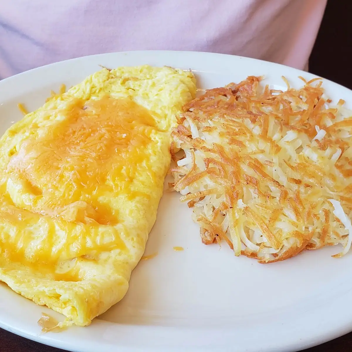 Cheddar Cheese Omelette with Hash Browns