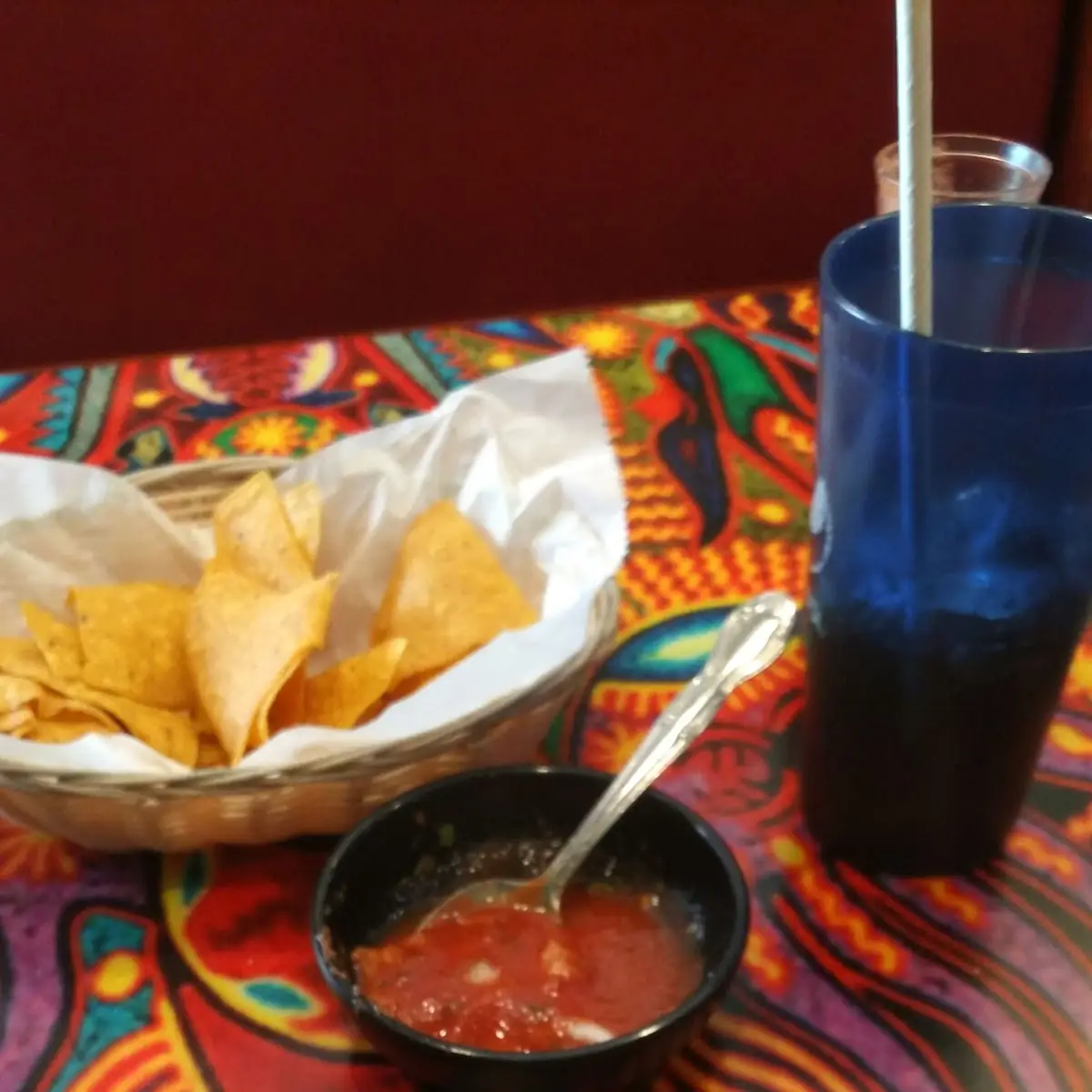 SMALL CHIPS AND SALSA