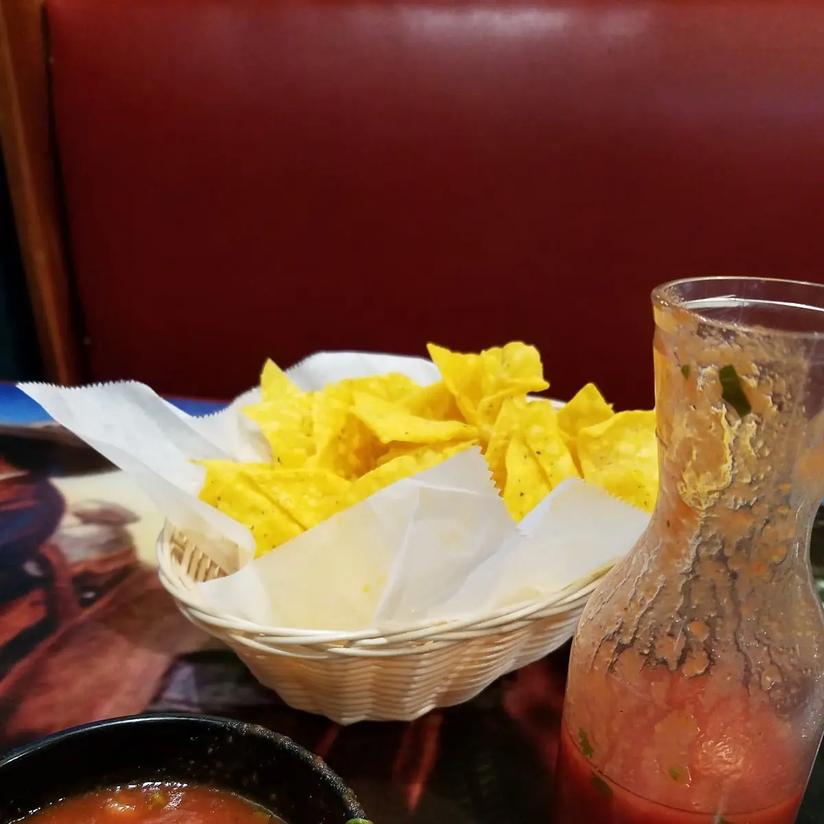 SMALL CHIPS AND SALSA