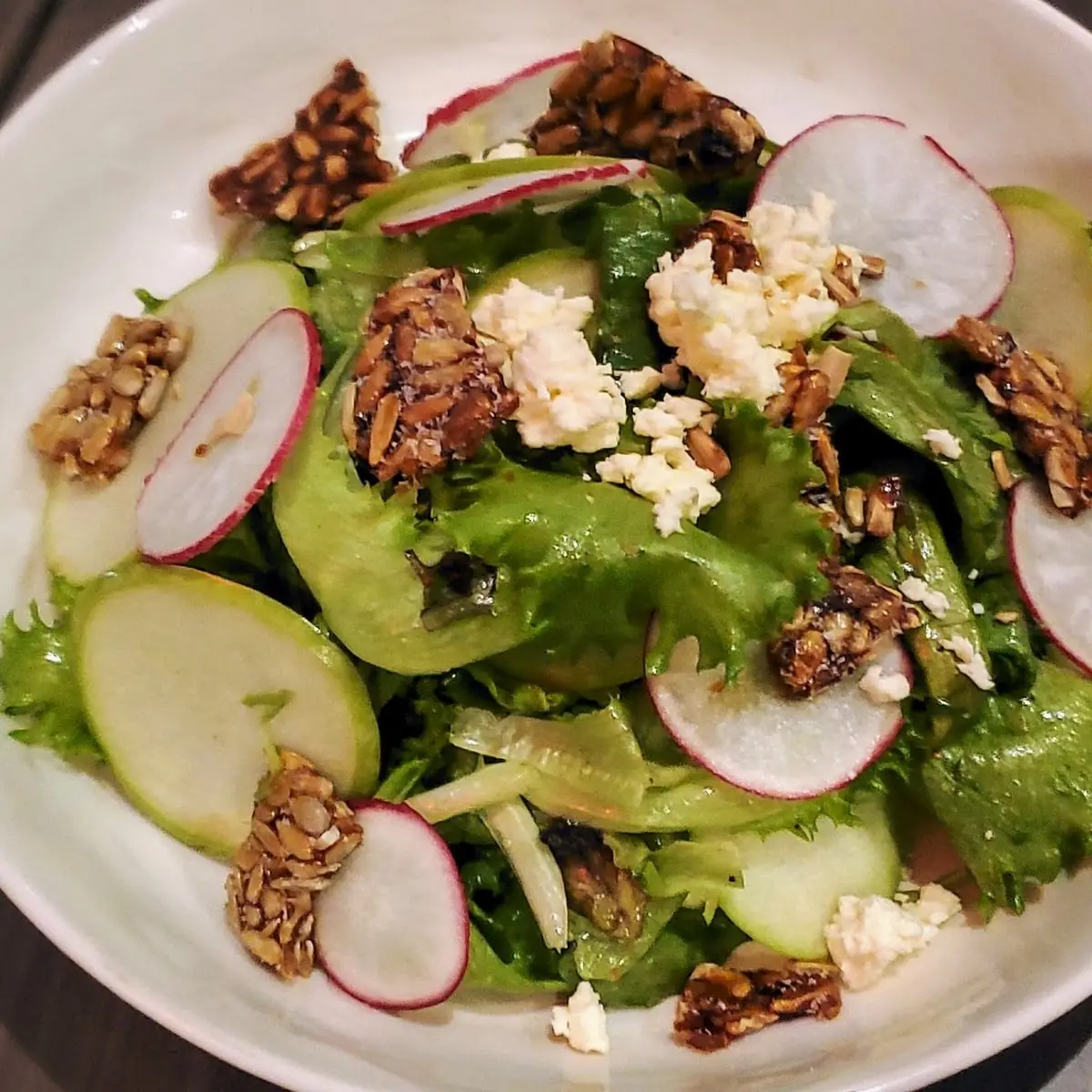 Green Salad with Apples