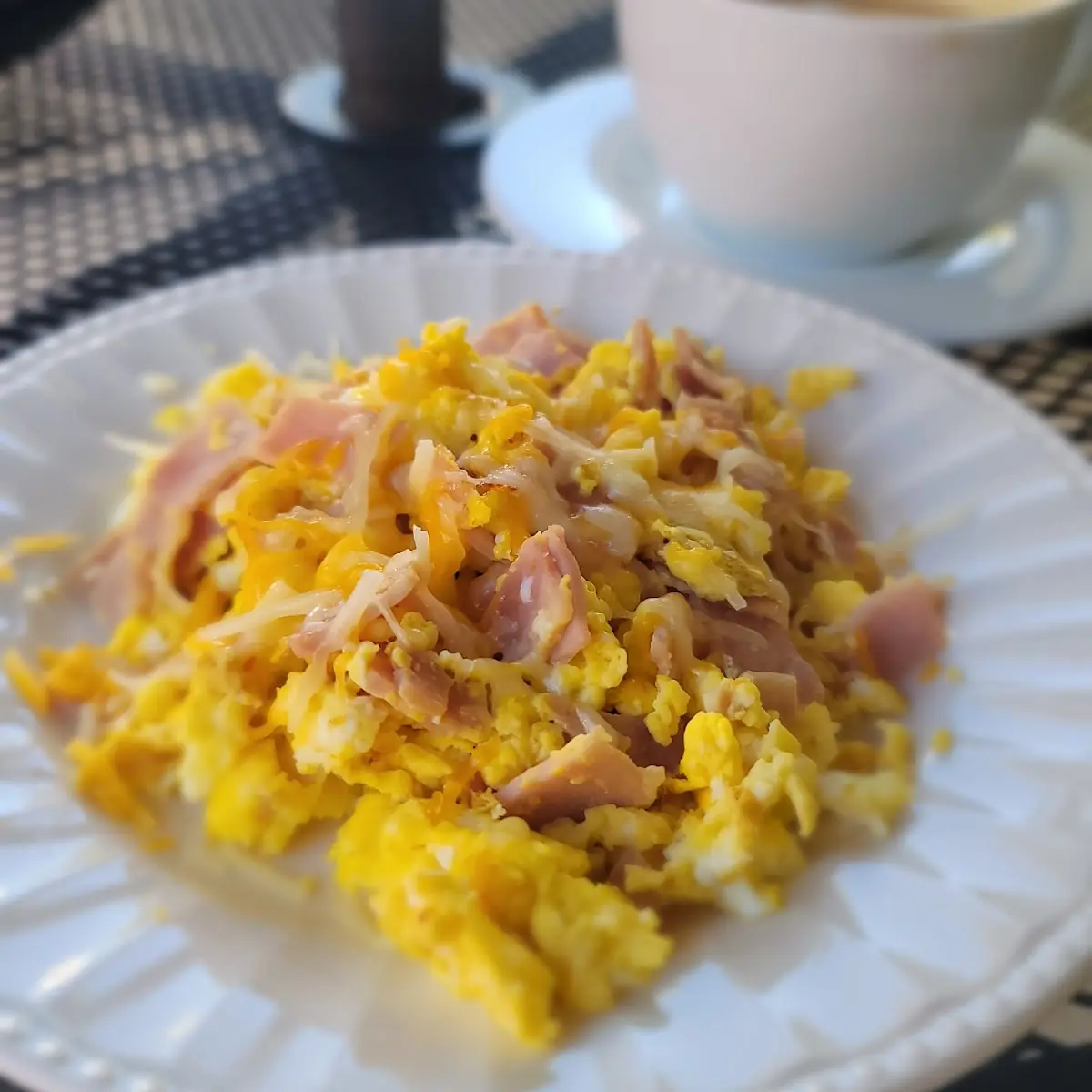 Revoltillo Jamón Queso Y Tostadas