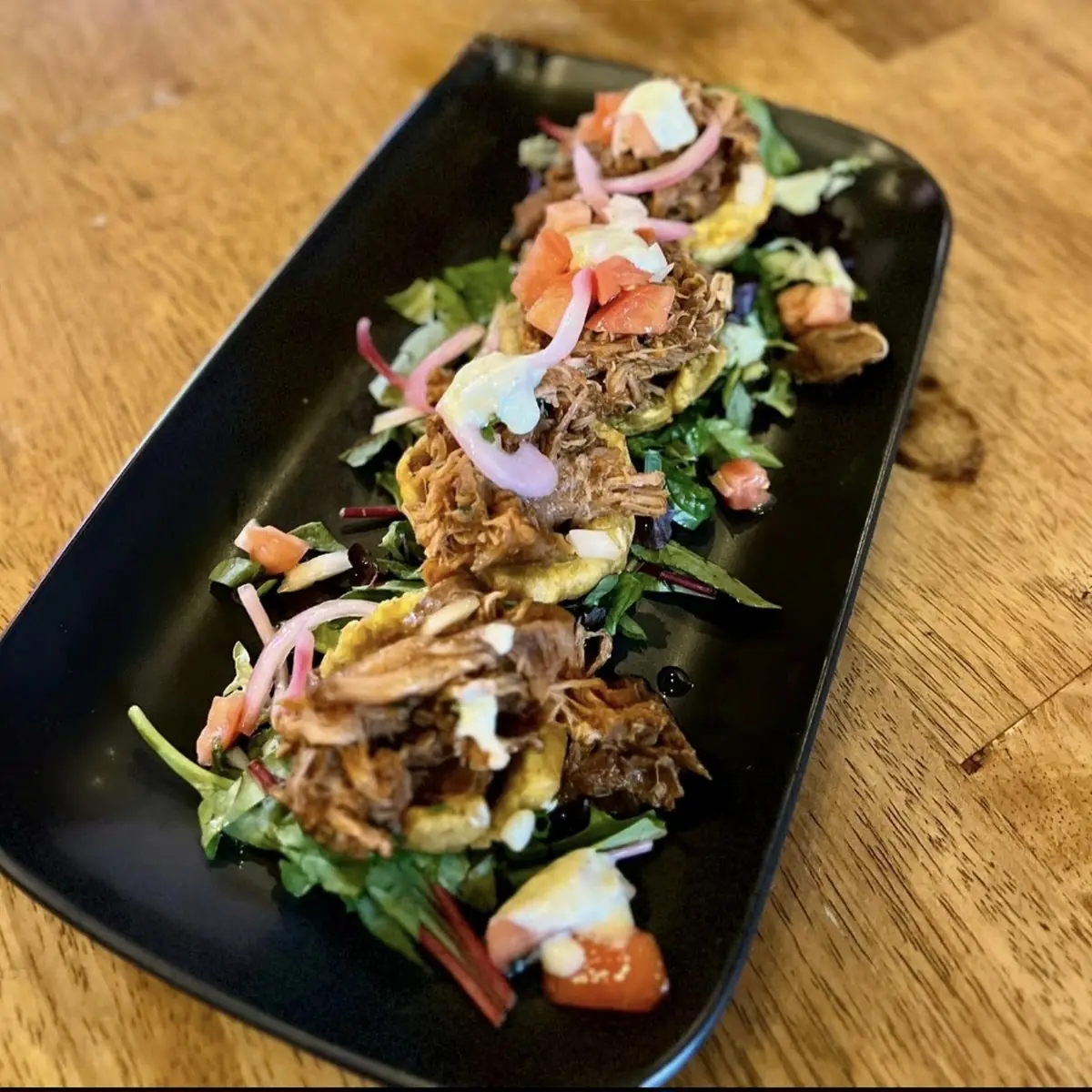 Tostones Rellenos de Carnitas