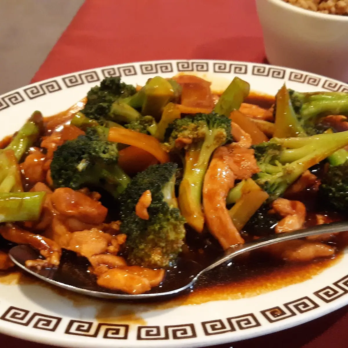 Chicken with Broccoli in Brown Sauce