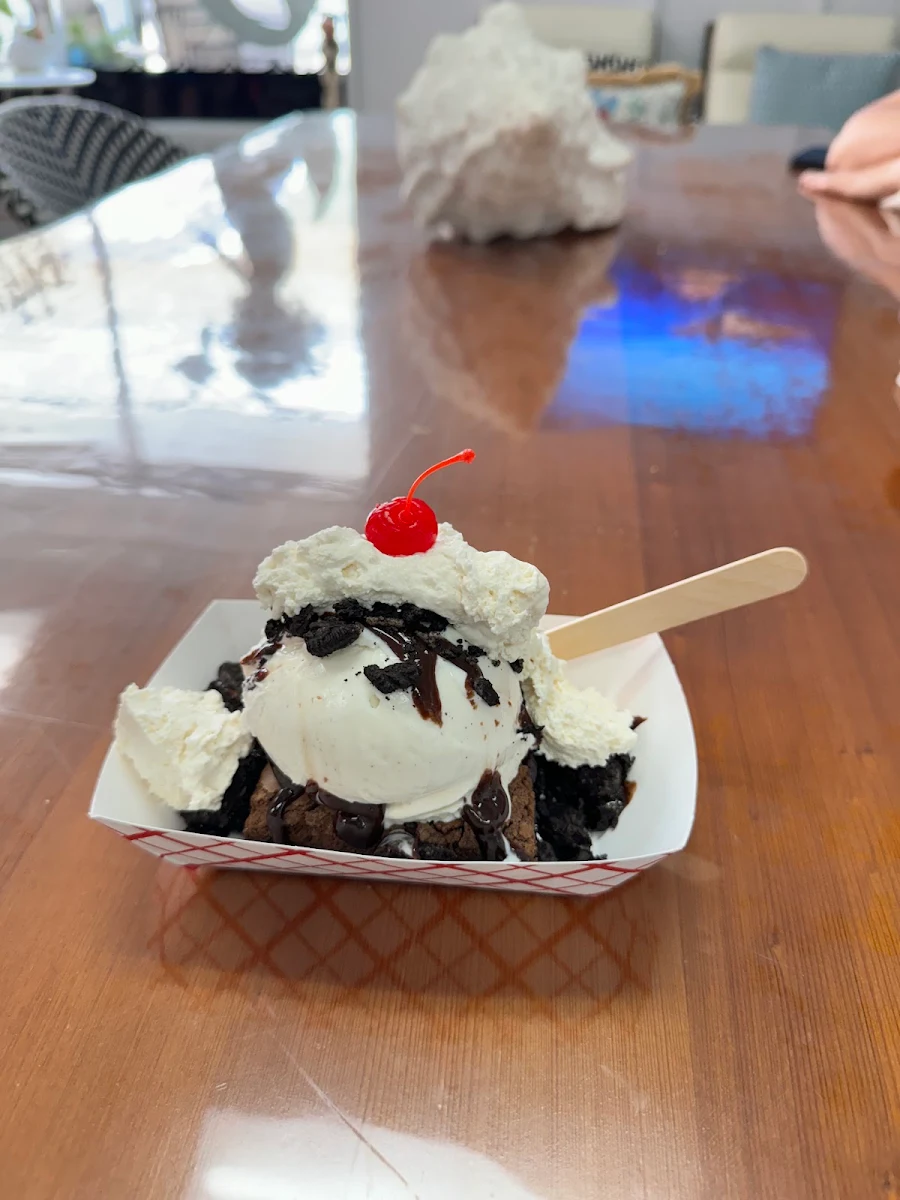 Brownie Sundae