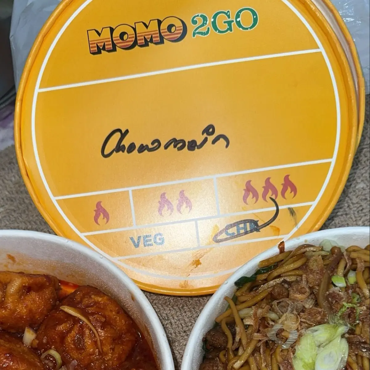 Momo and Chowmein, Momo2Go Niagara