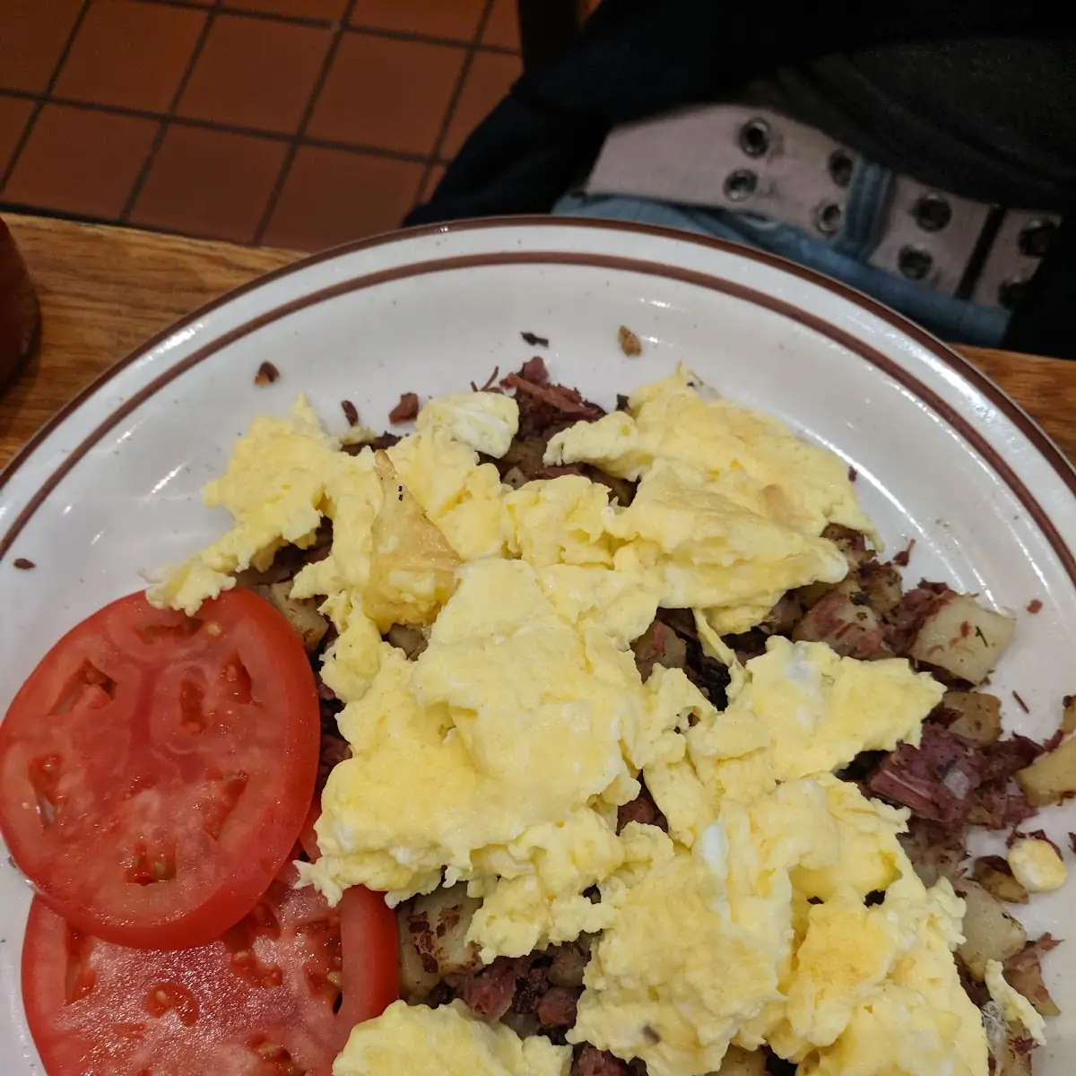 Corned Beef Hash w Scrambled Eggs