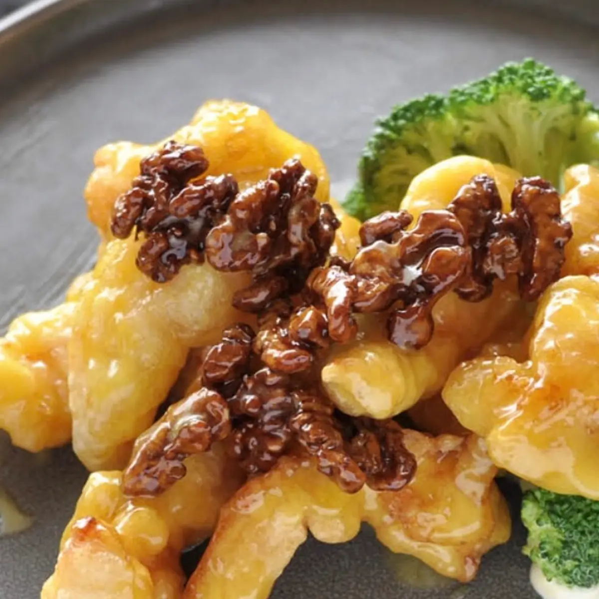 Crispy Jumbo Shrimp with Honey Walnut