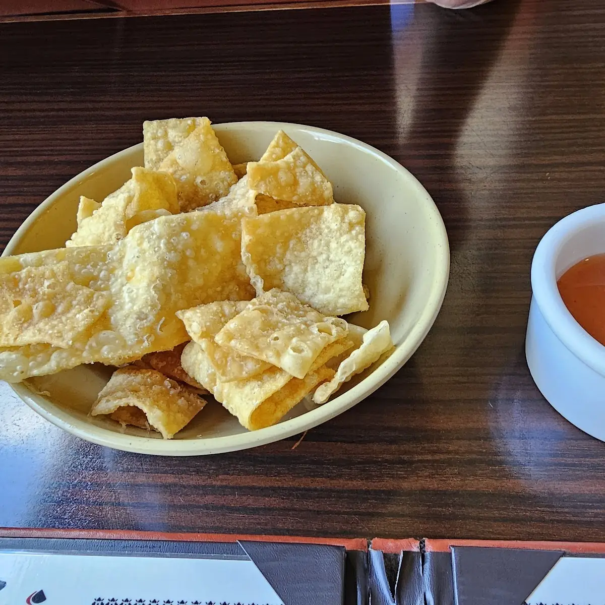 Crispy Noodles with Duck Sauce