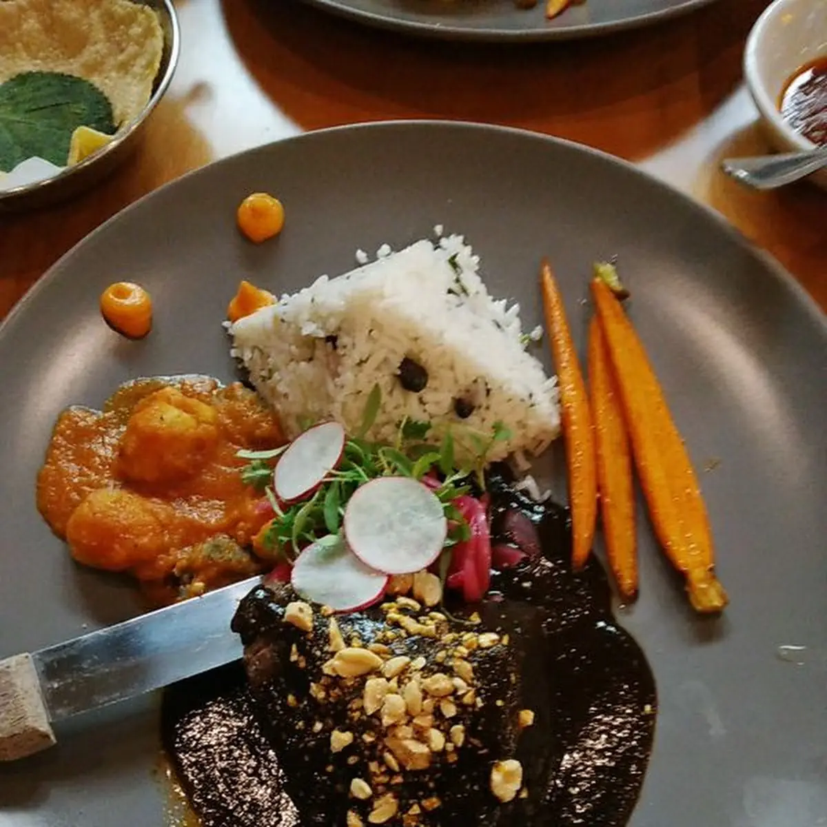 Short Ribs En Mole Negro