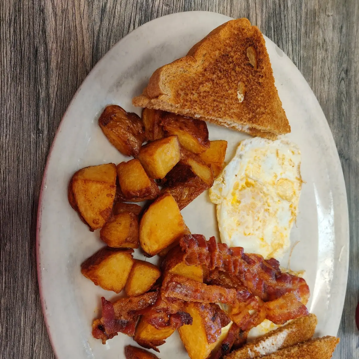 Eggs Toast & Home Fries