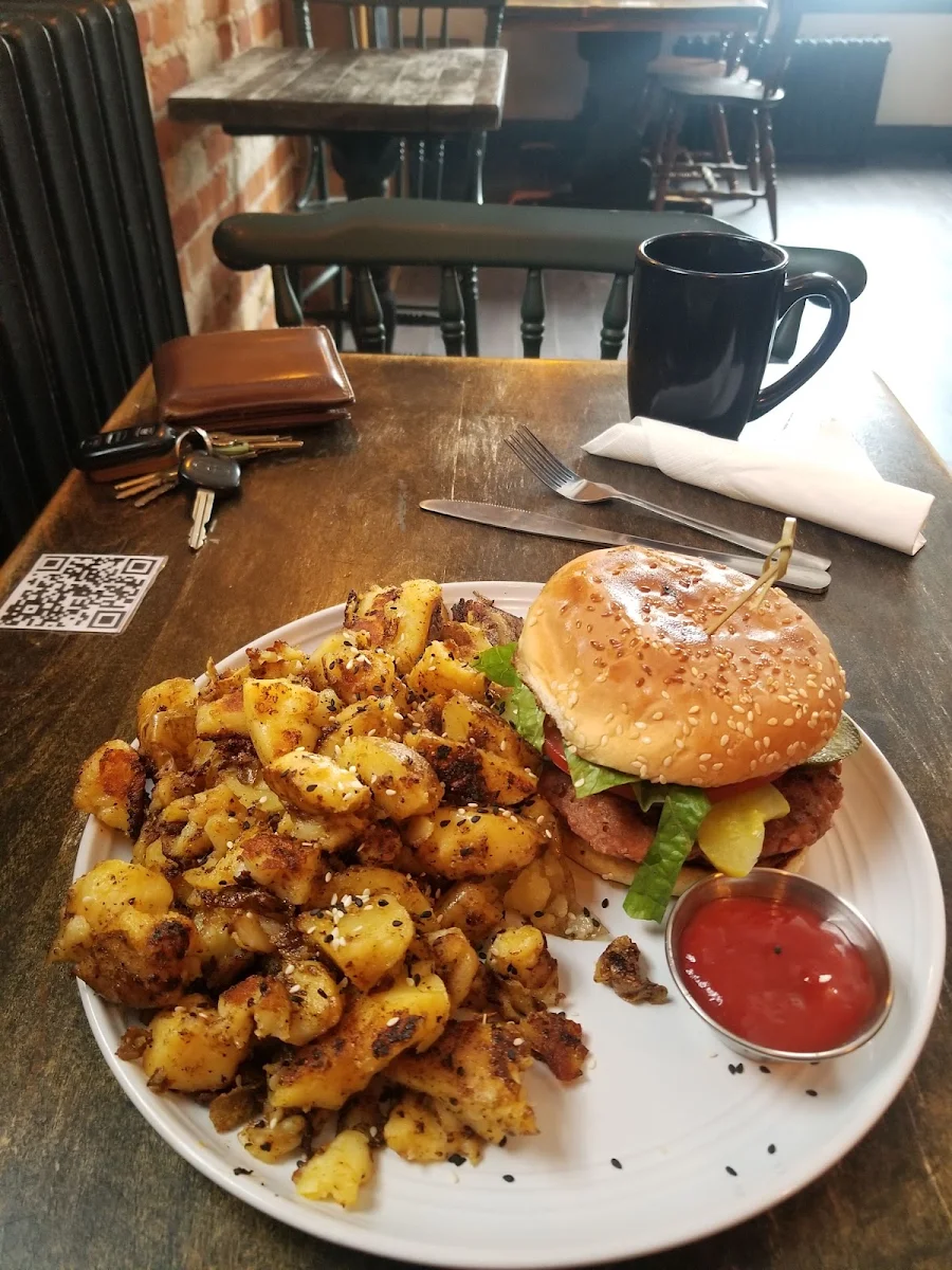 Base Camp Burger and Hashbrowns, Revelstoke Café