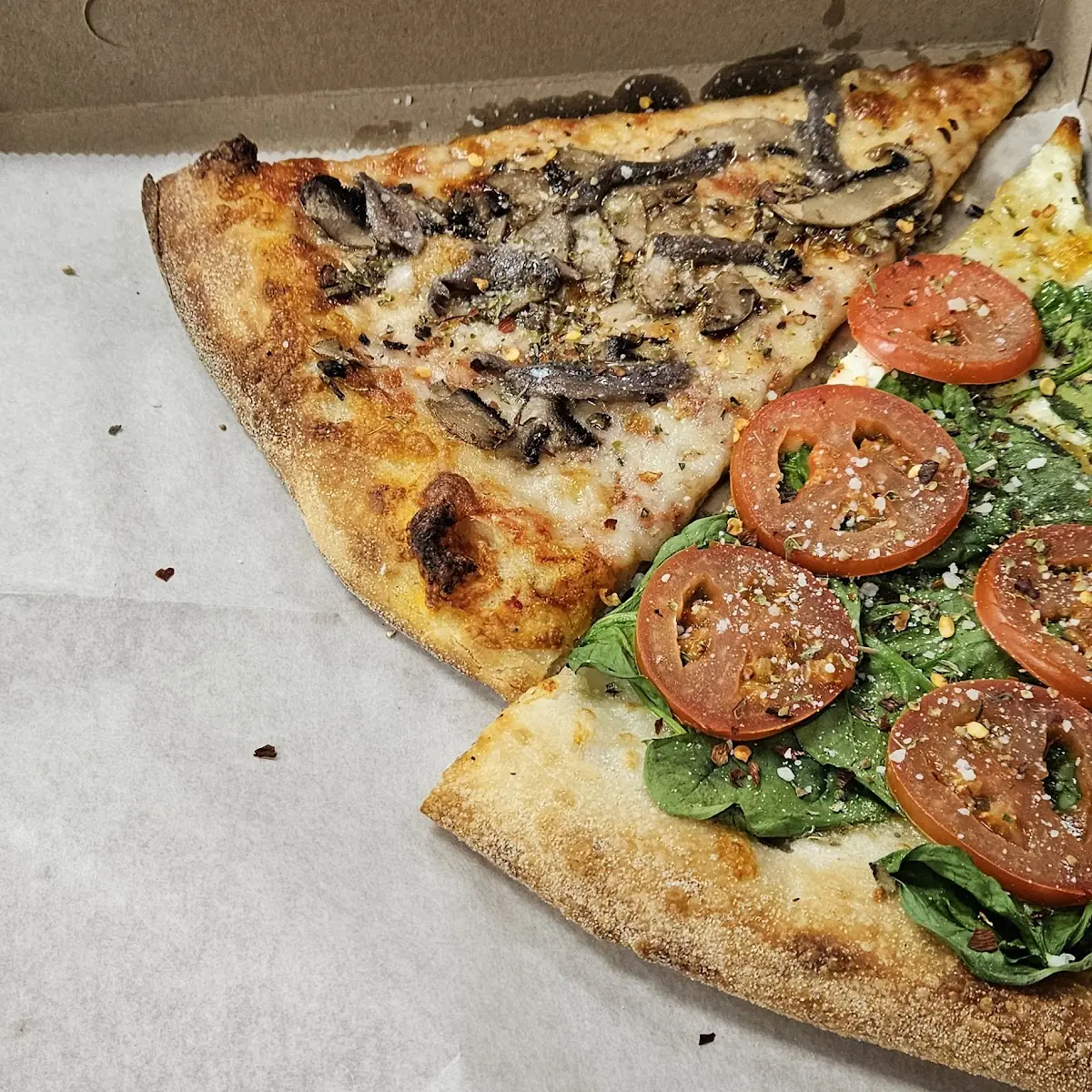Ricotta Tomato Spinach Pizza Slices