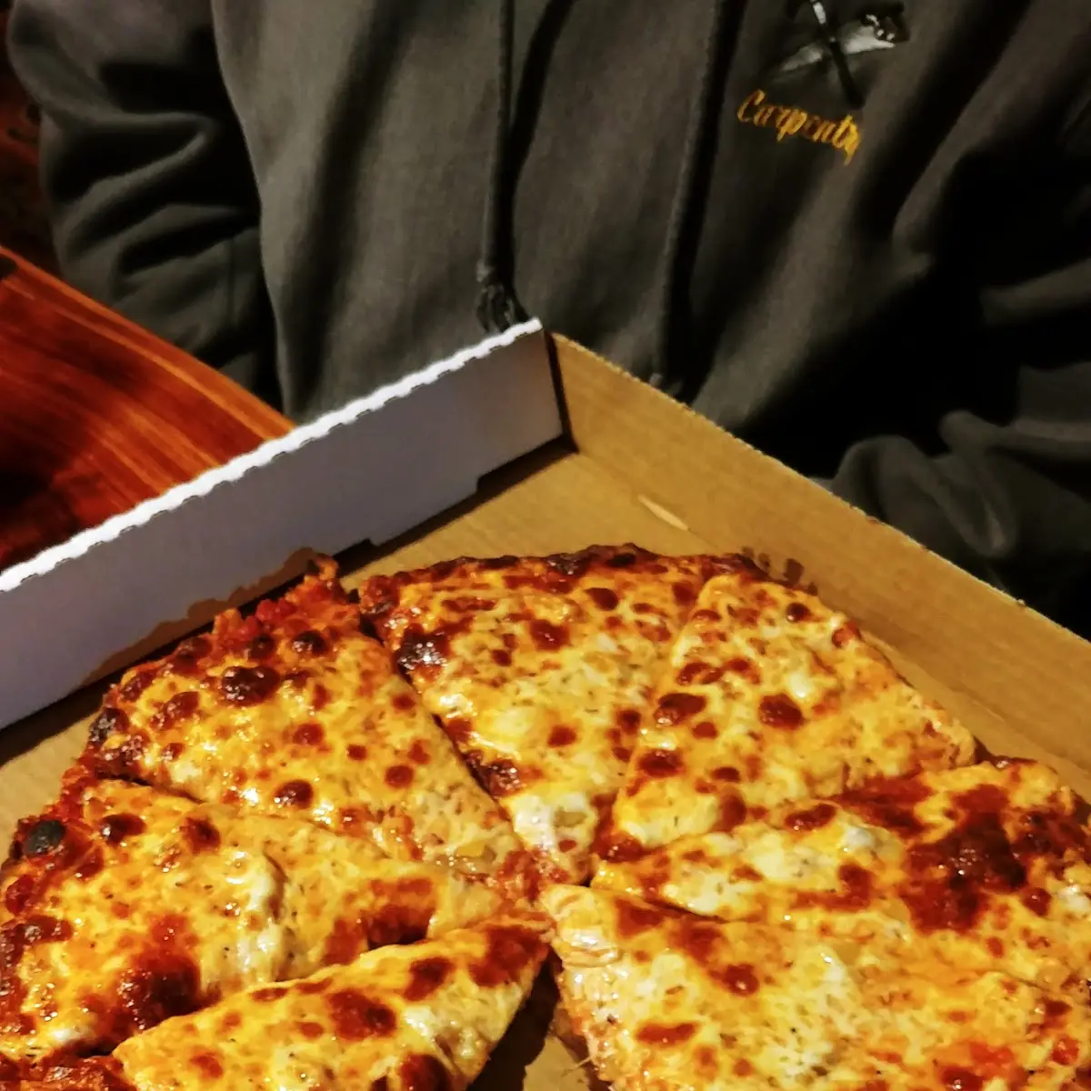Cheese Pizza w Pesto Sauce