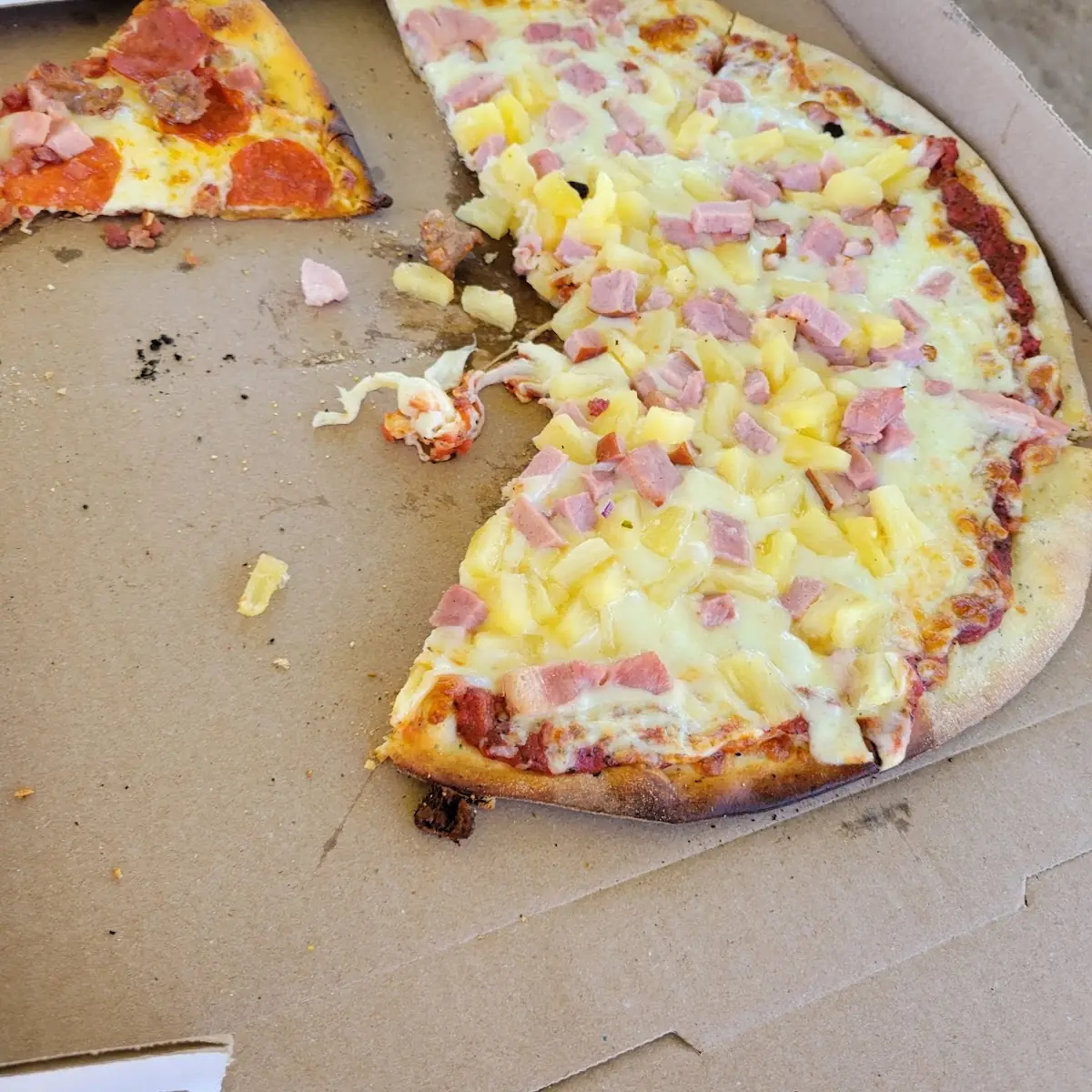 Hawaiian Pizza