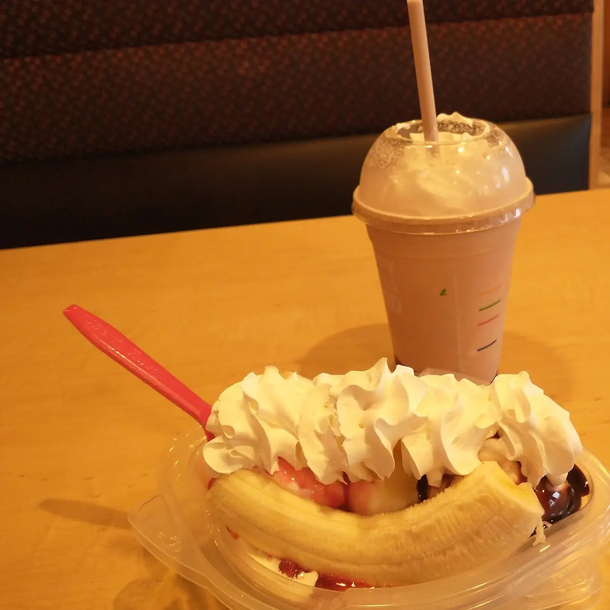 Banana Split& Chocolate Shake