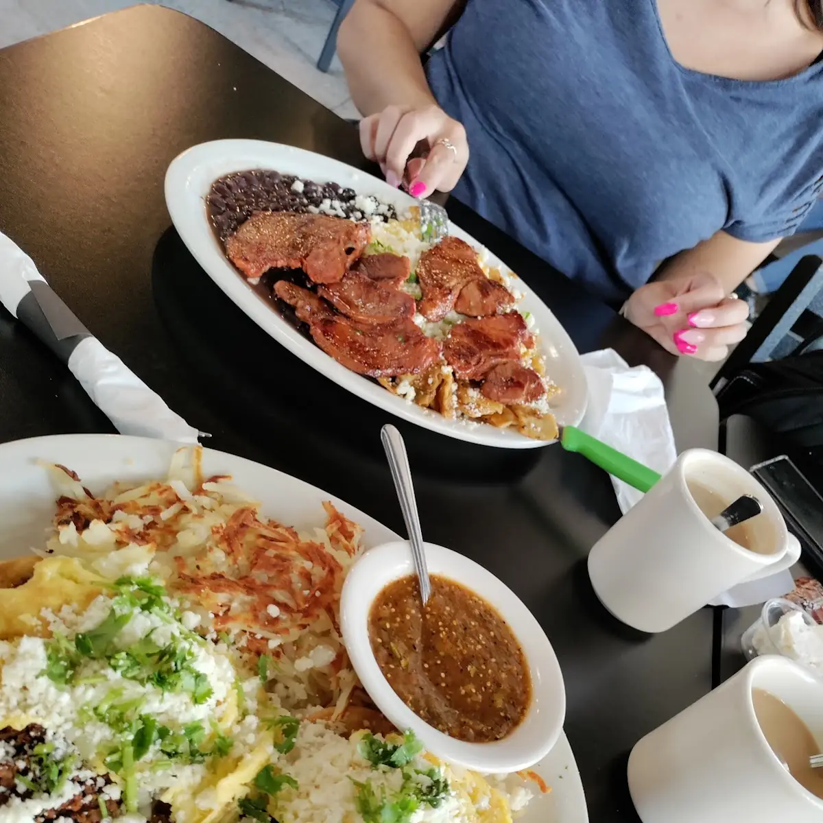 Super Chilaquiles Mexicanos