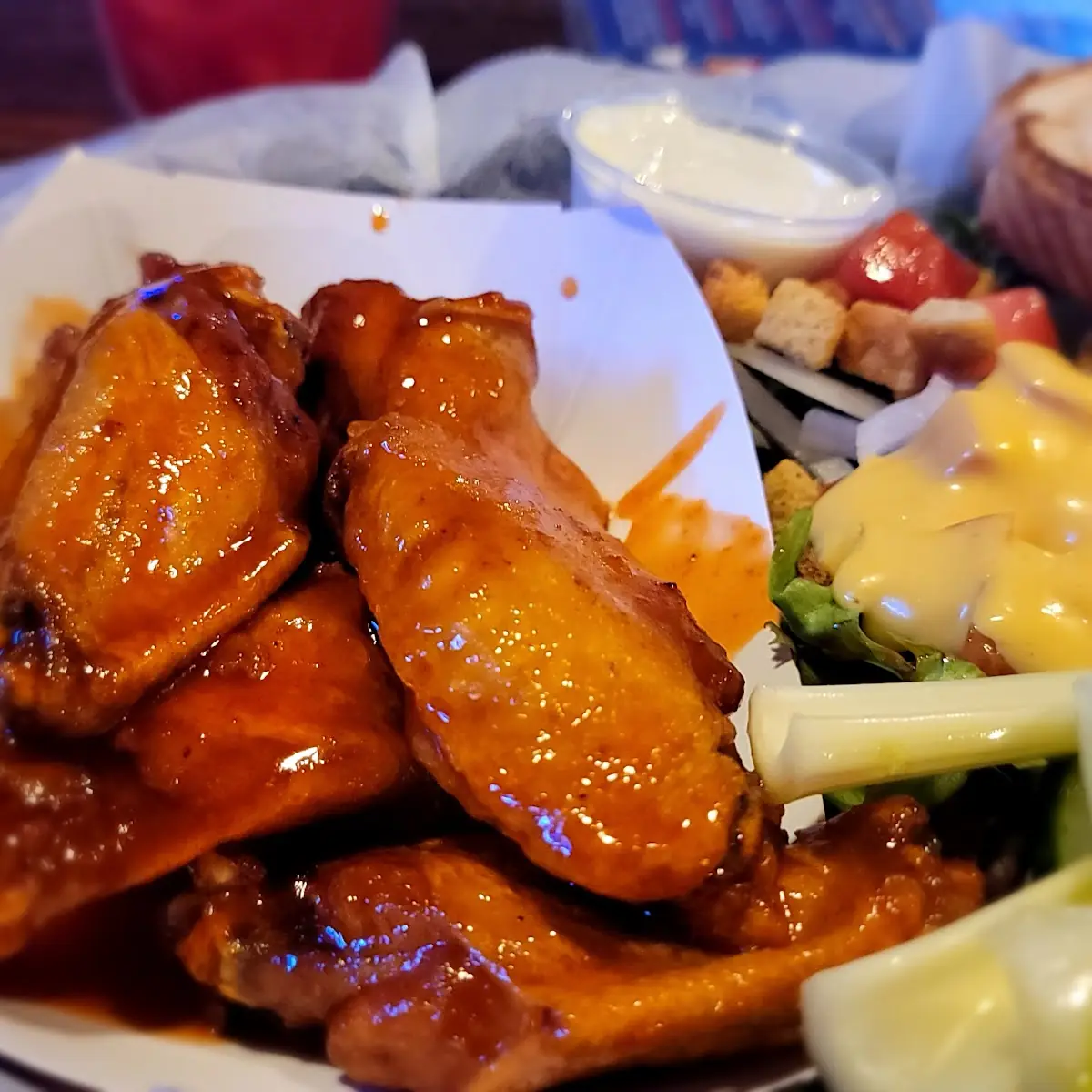 Honey Schiracha Wing Basket