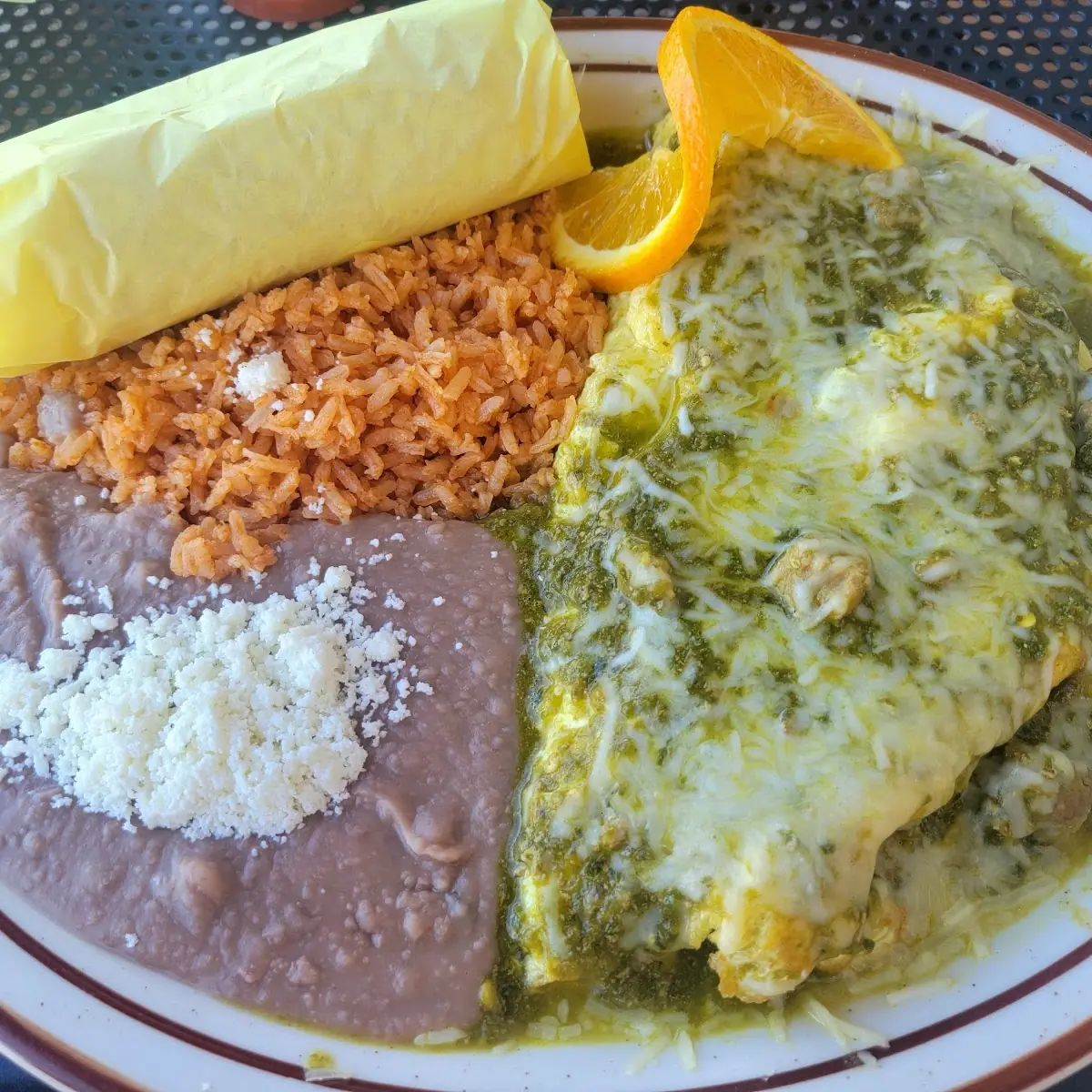 Chile Relleno Y Enchiladas Suizas