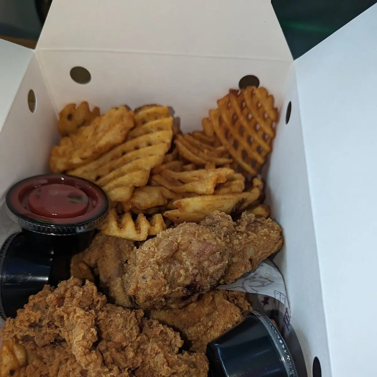 Chicken w Waffle Fries