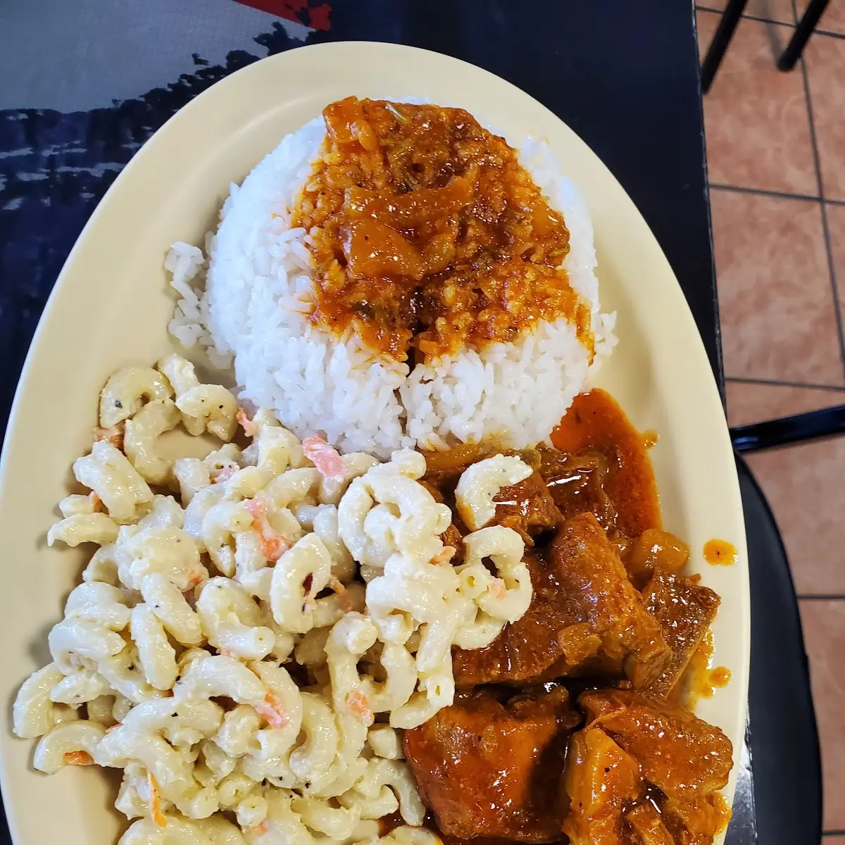 Arroz Blanco Carne Guisada Ensalada Coditos
