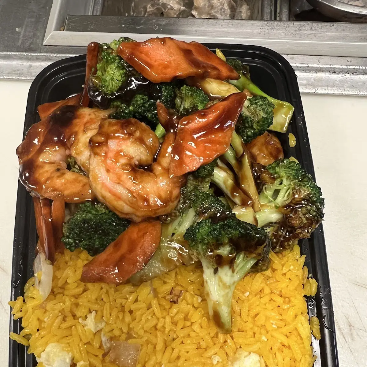 Shrimp w Broccoli Combination Platter