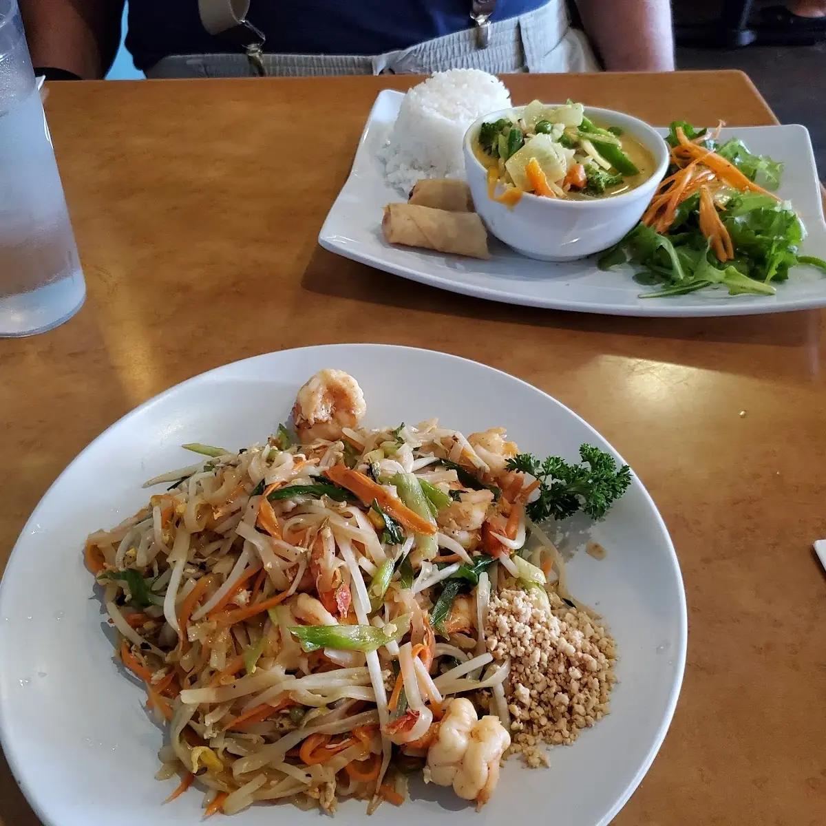 Pad Thai & Yellow Curry