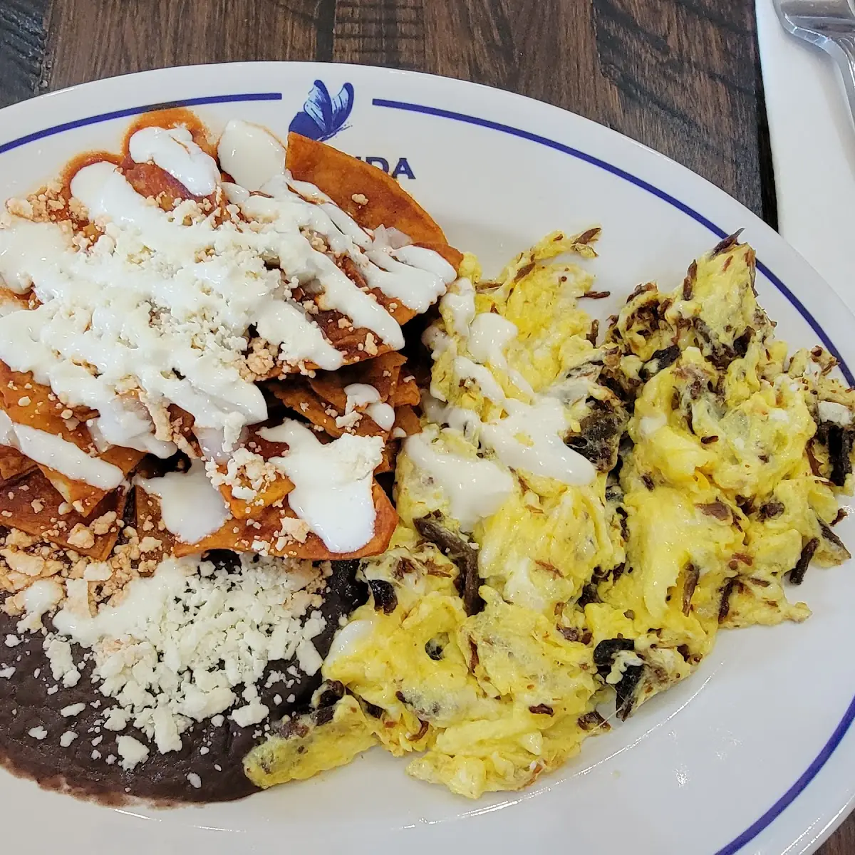 Huevos Con Machaca Y Chilaquiles Mexicanos
