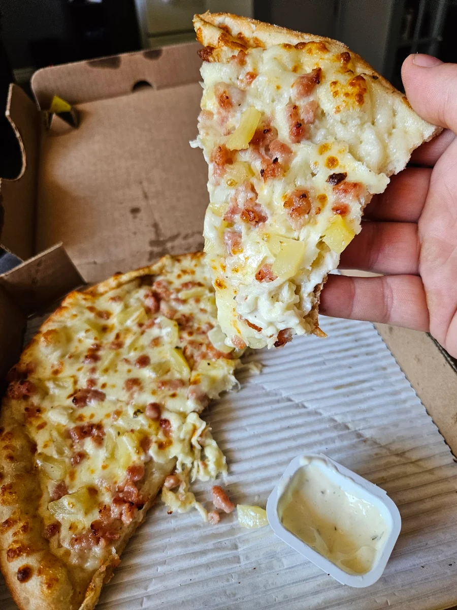 Chicken Bacon Alfredo Pizza, Gino's Pizza