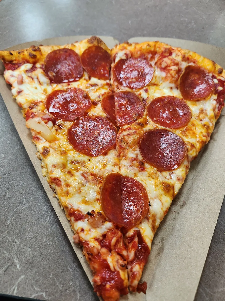 Highlights, Gino's Pizza