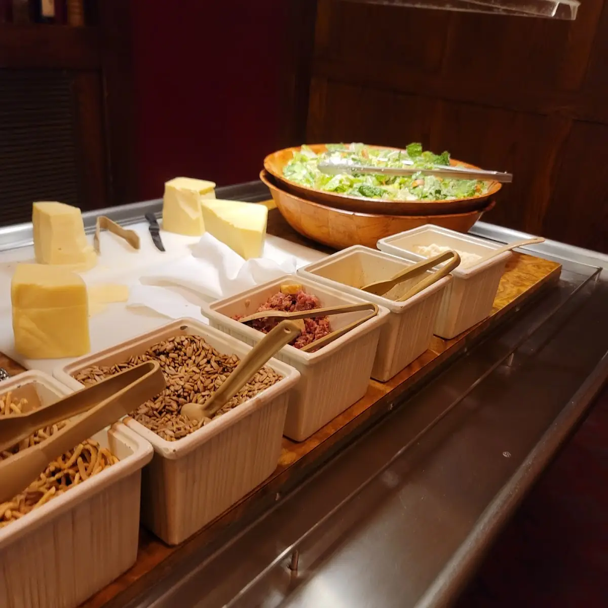 Pub Salad & Relish Bar