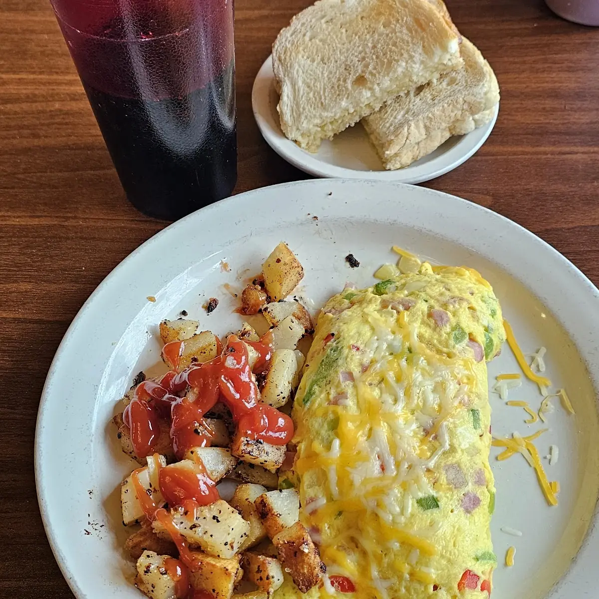 Western Omelette & Crispy Hashbrowns
