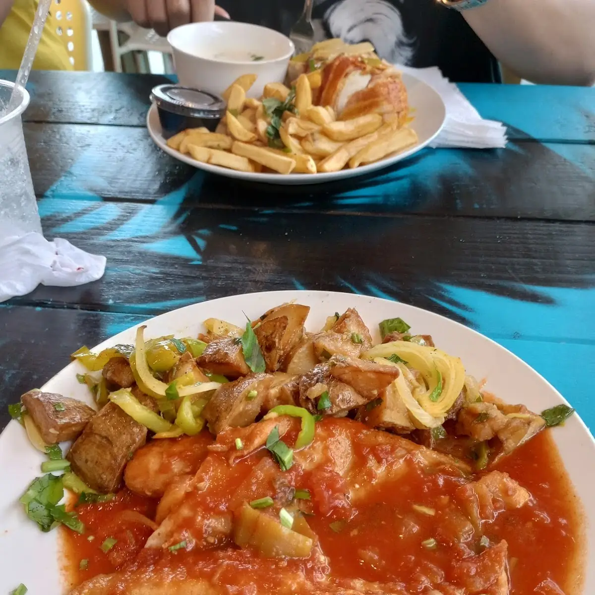 Mero Y Papas Bravas