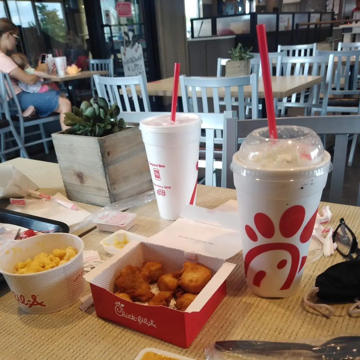 Nuggets Mac and Cheese Chocolate Shake