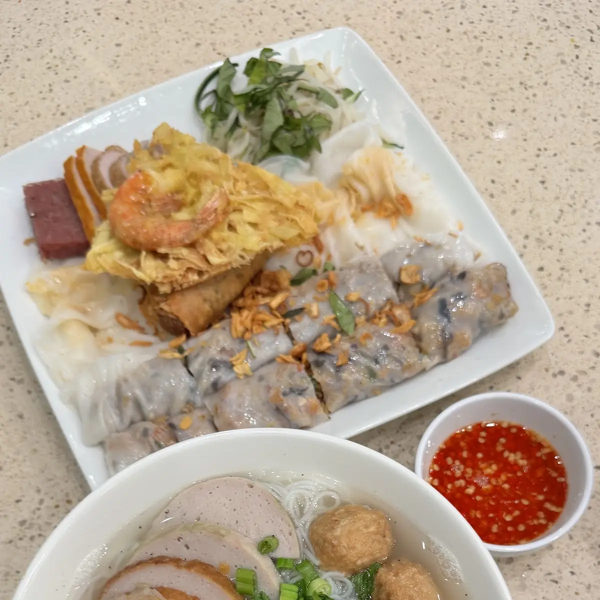 Bánh Cuốn Thịt
