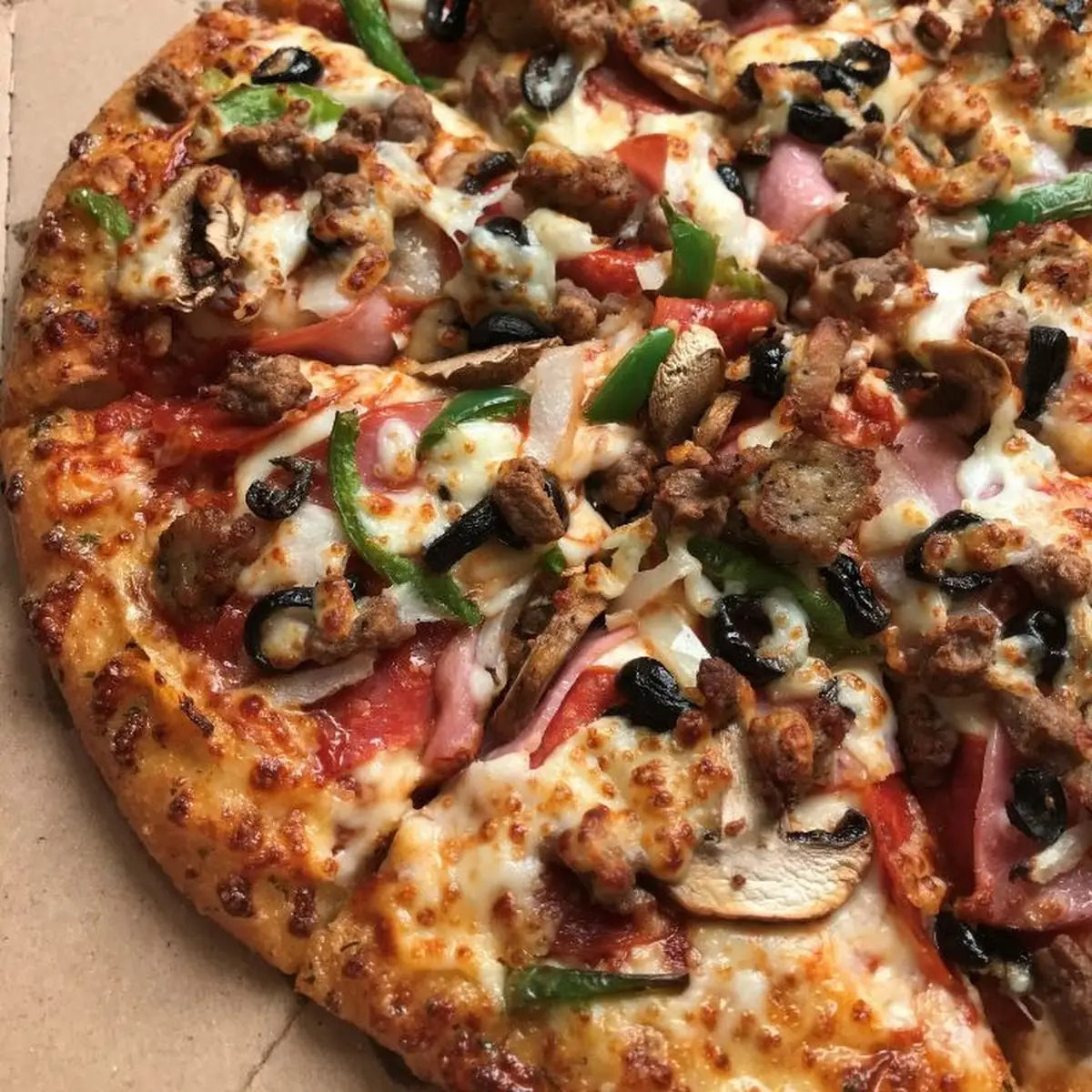 Deluxe Pizza