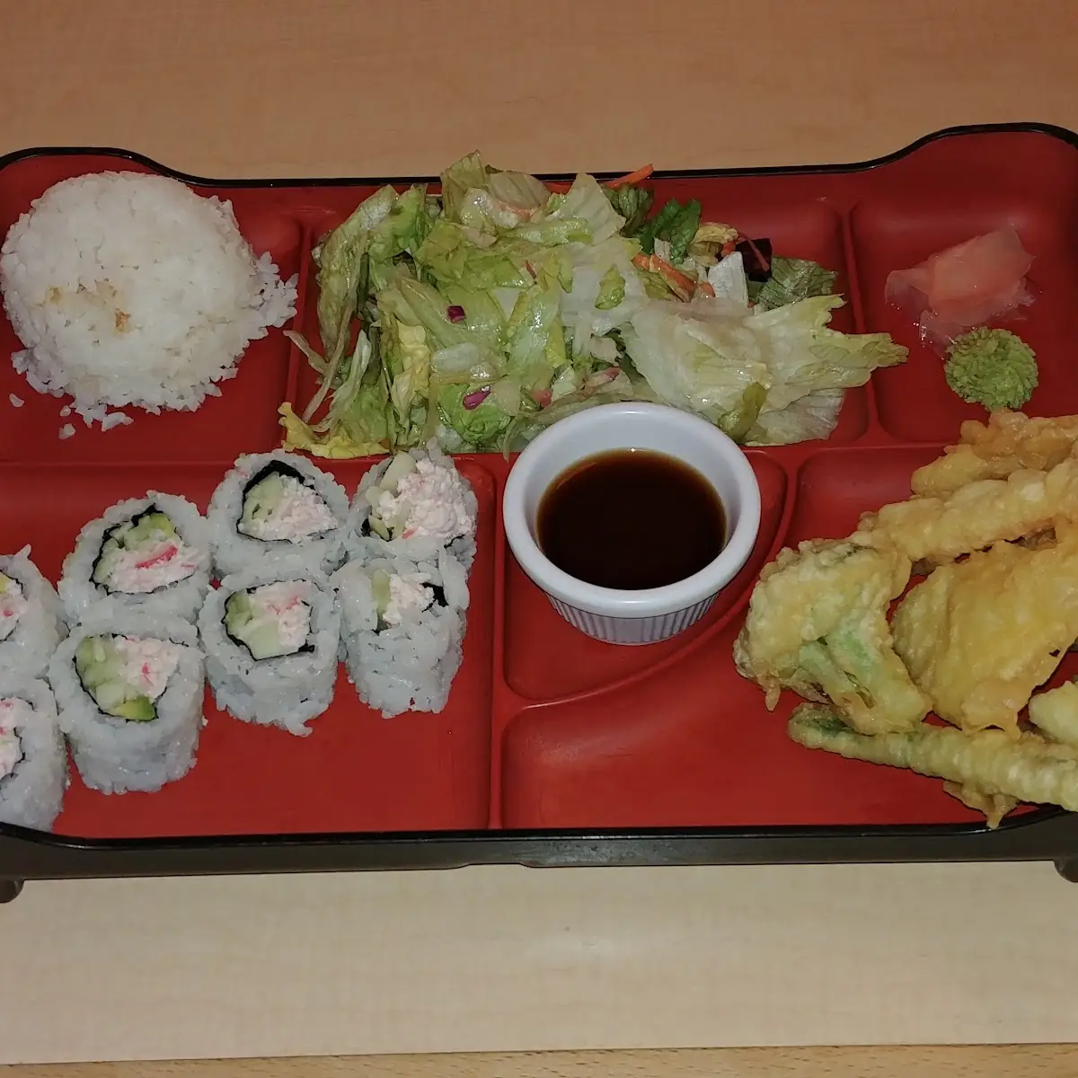 Vegetable Tempura w California Roll