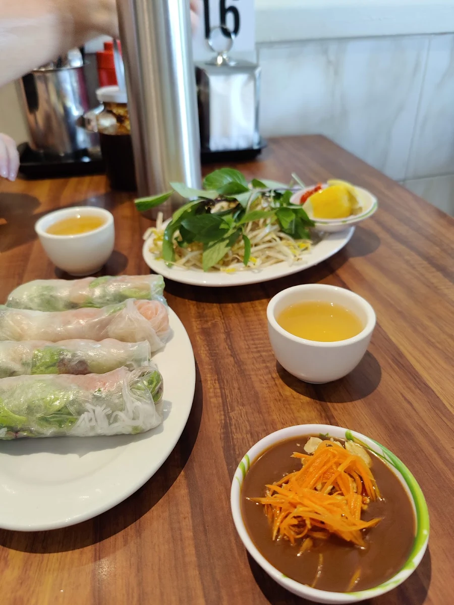 Pawn Rice Paper Rolls, Pho Hung Vuong Saigon