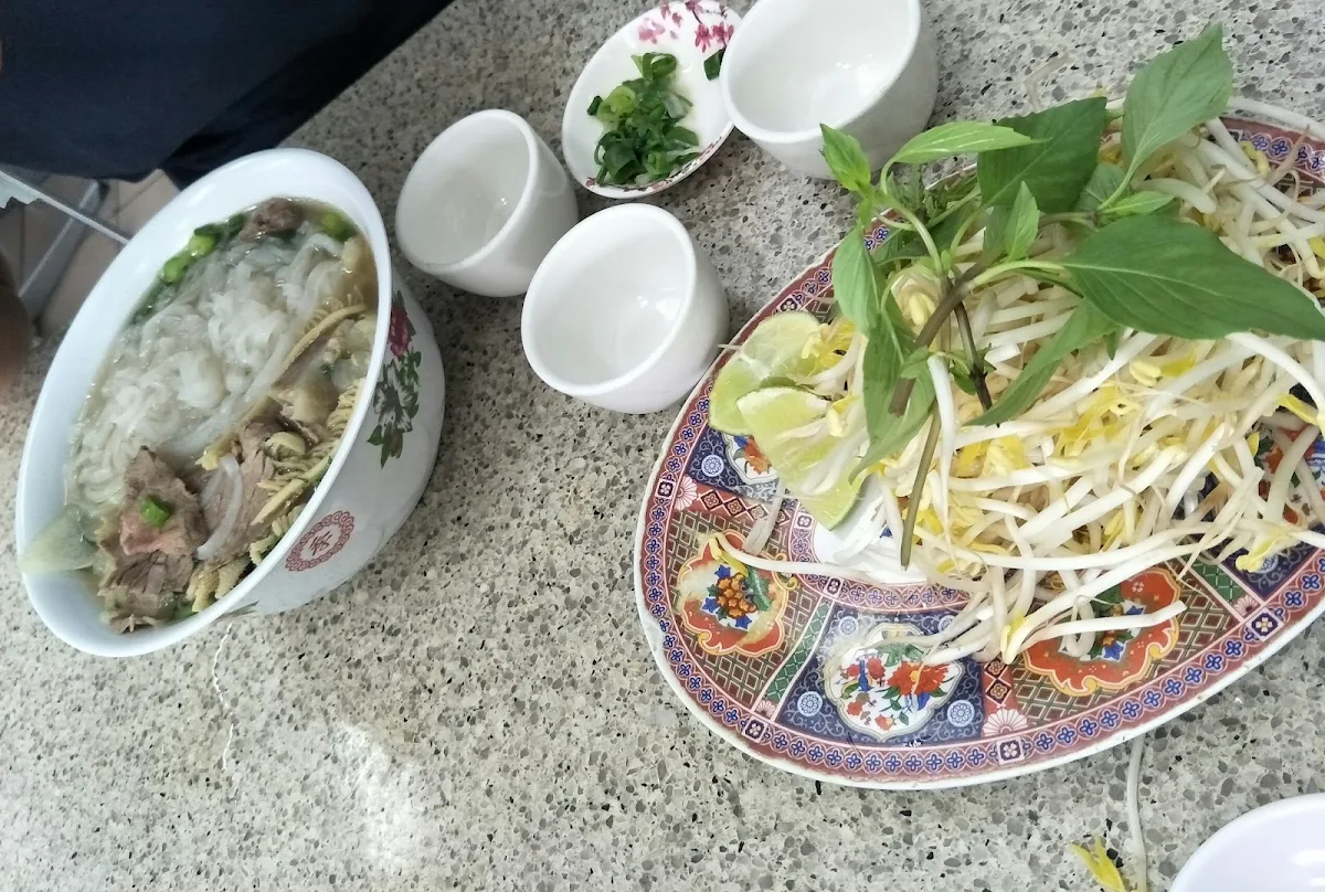 Pho Raw Beef Special, Pho Hung Vuong Saigon