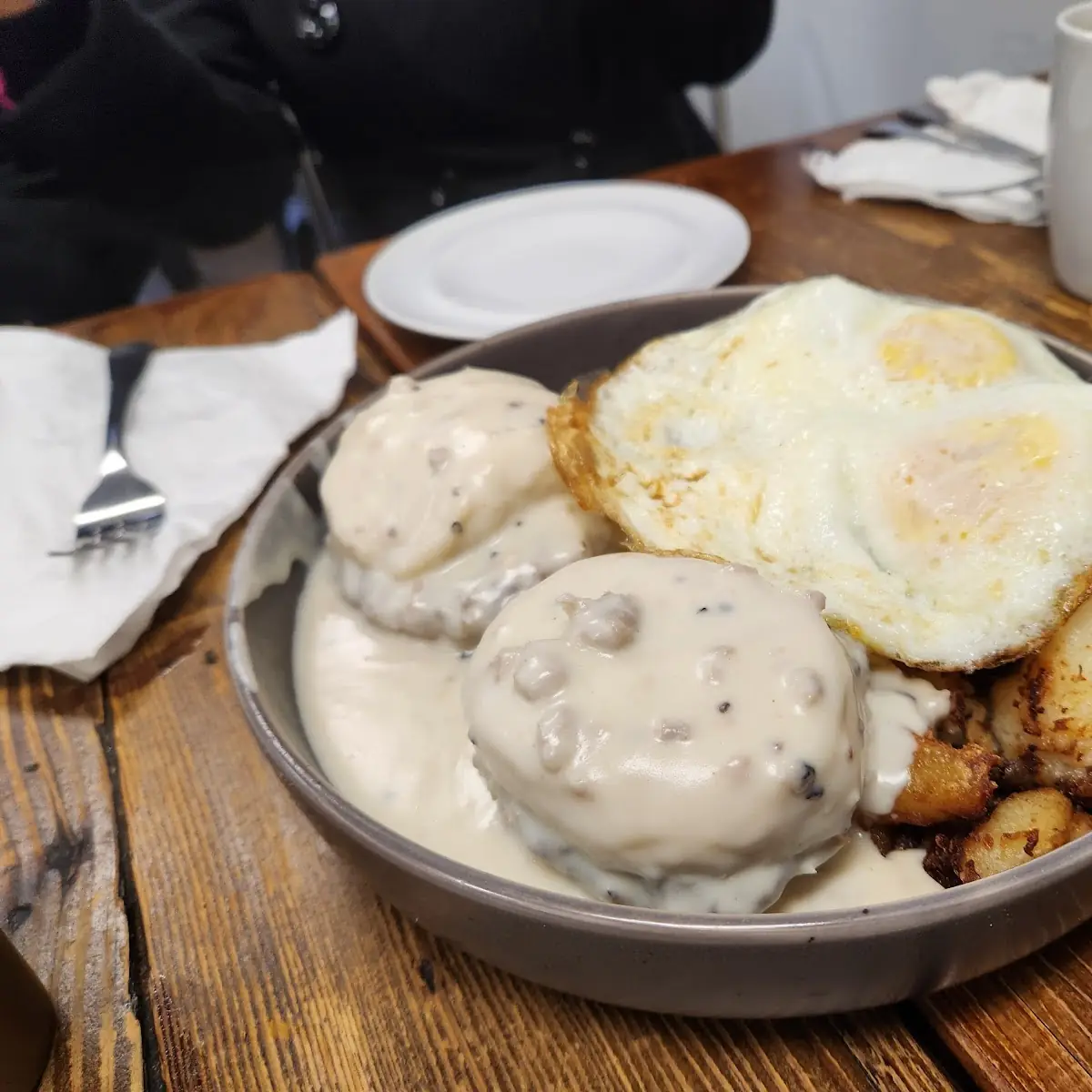 Biscuits & Gravy w Scrambled Eggs