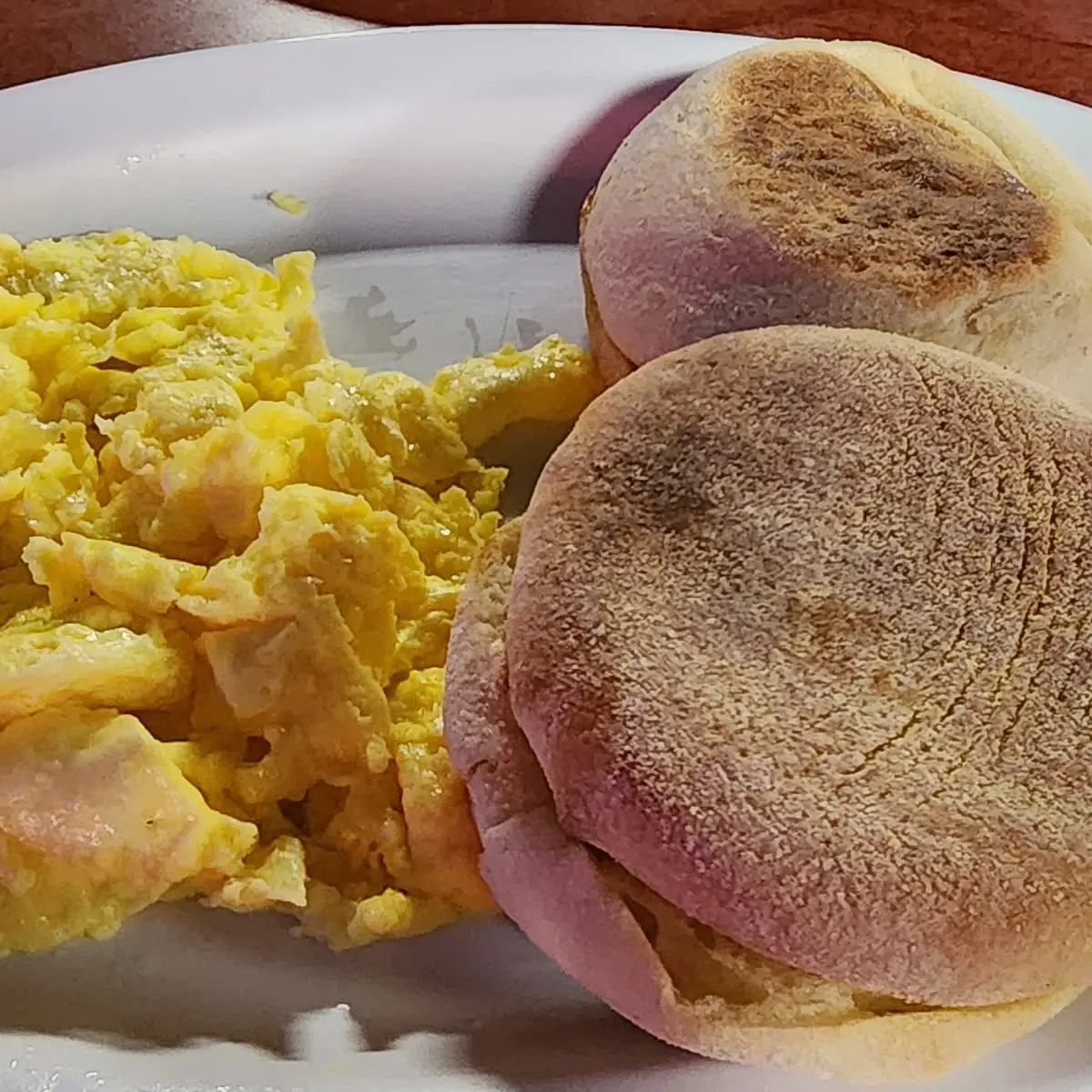 English Muffins Scrambled Eggs