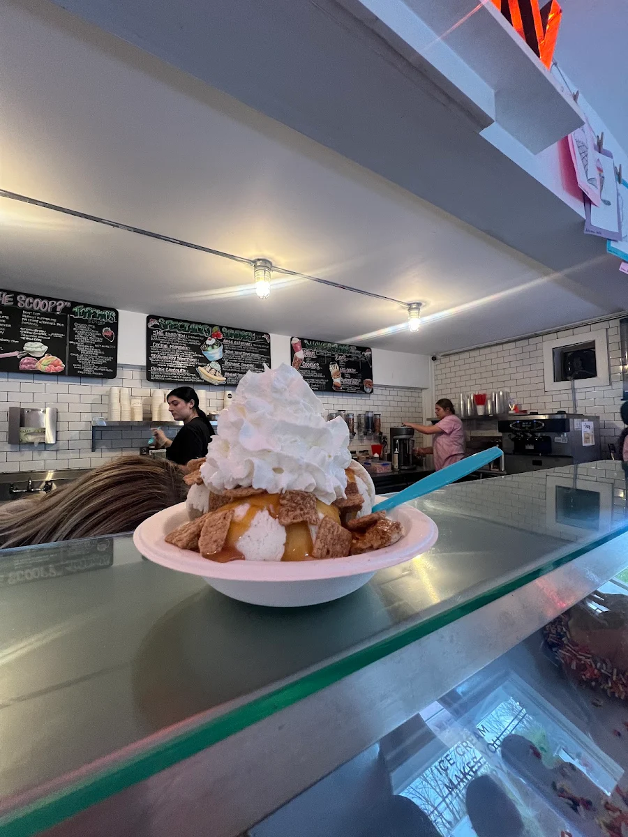 Apple Pie Sundae