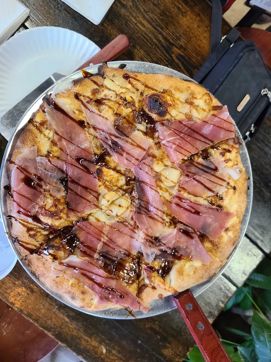 Fig and Prosciutto Pizza