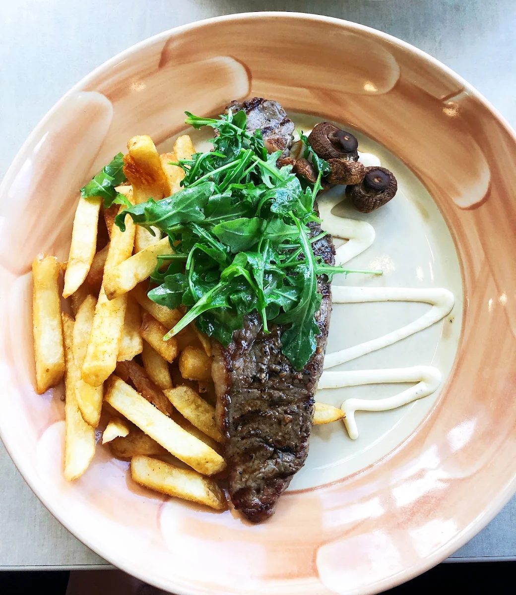 Highlights, East Meets West Bistro