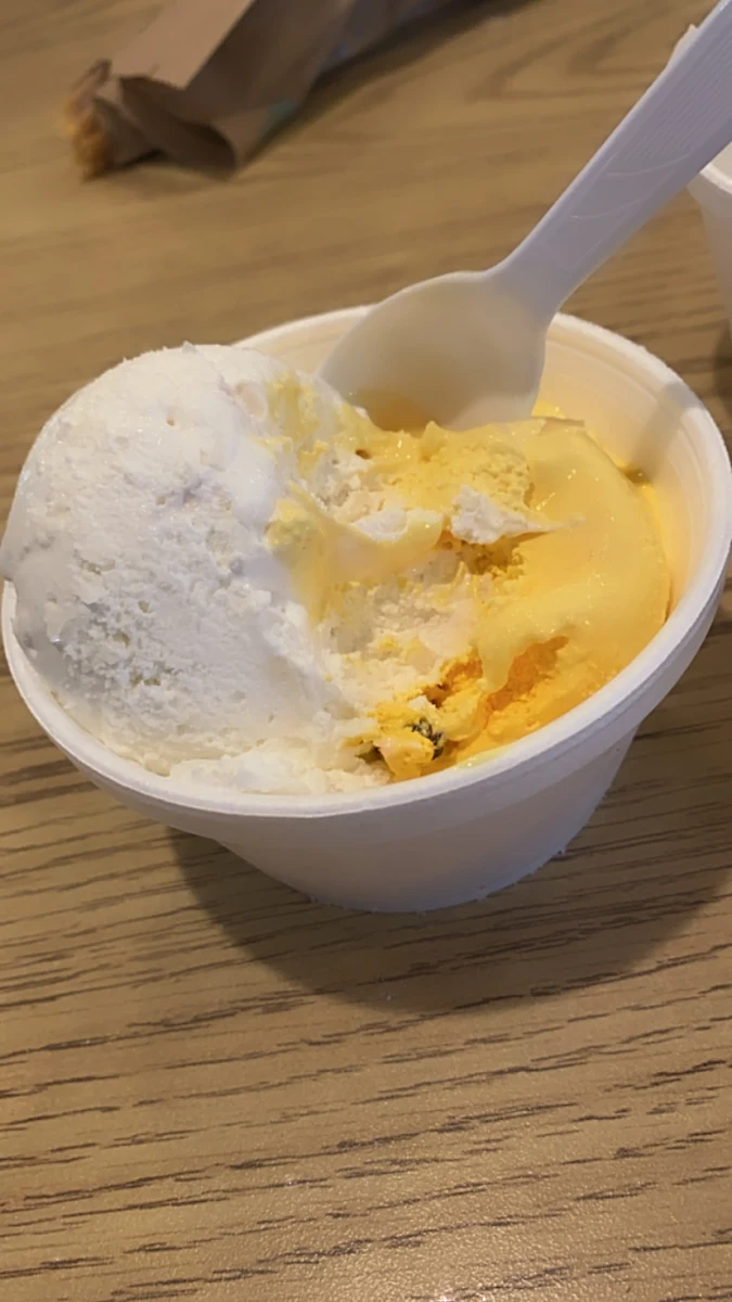 Helado de Pasas Al Ron Y Cheese Cake