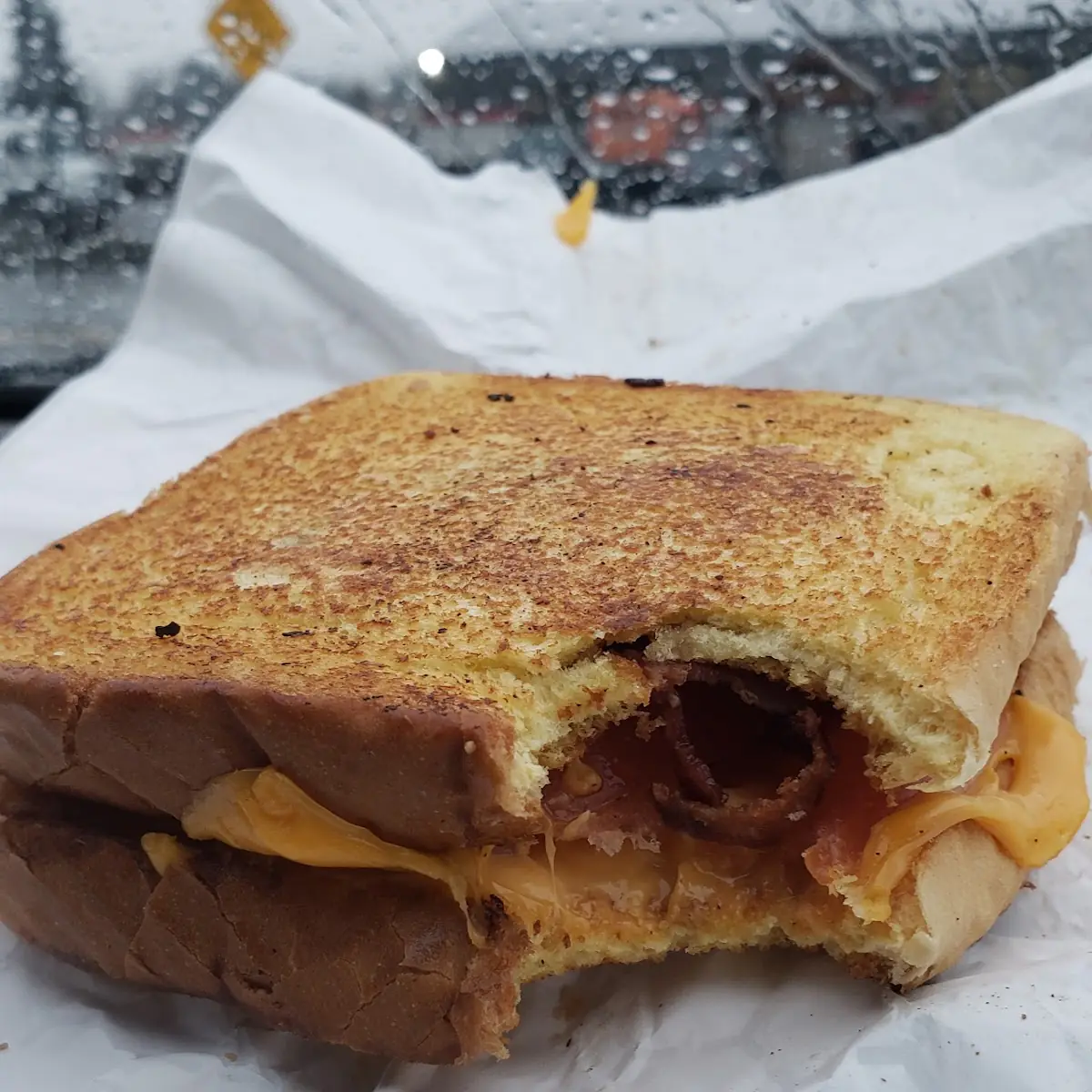 Grilled Cheese Sandwich with Bacon and Tomato