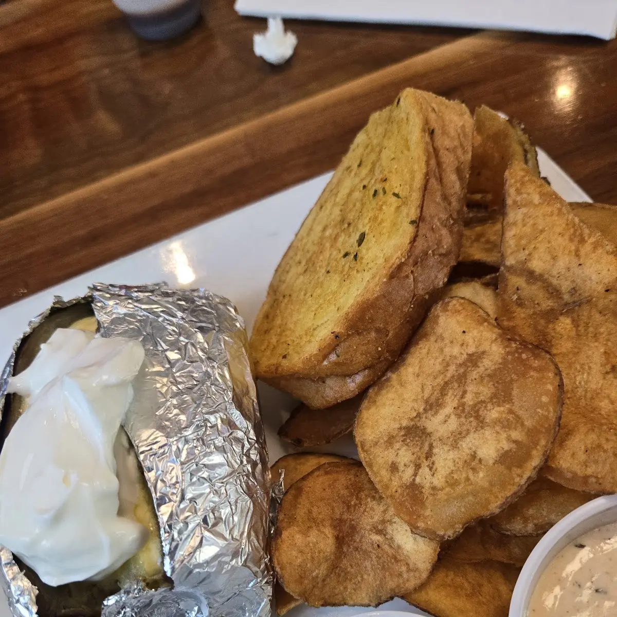House Chips & Garlic Bread