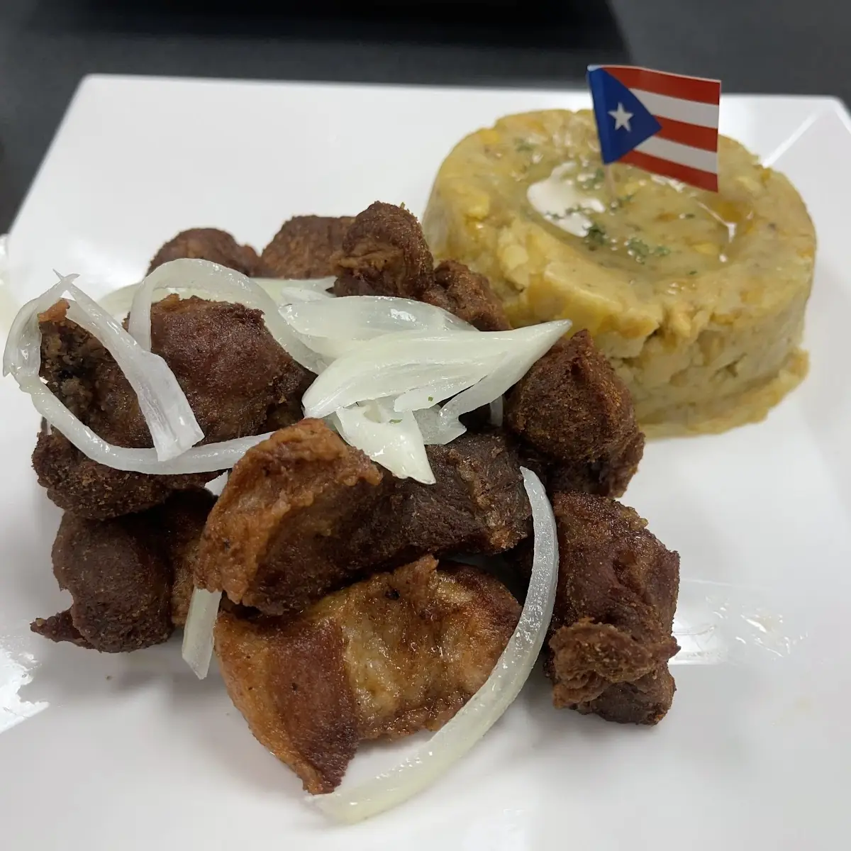 Carne Frita Con Mofongo